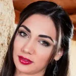 Alexya aka Luna Amor - Romanian 32L natural big tits model profile photo
