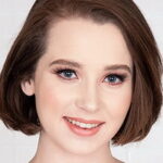 Anna Blaze - American 34F natural big tits model profile photo