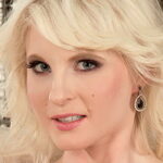 Casey Deluxe - German 32O natural big tits model profile photo