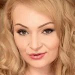 Micky Bells - Romanian 36P natural big tits model profile photo